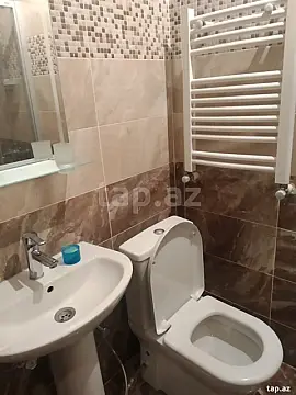 Kirayə verilir 2 otaqlı yeni tikili 70 m²