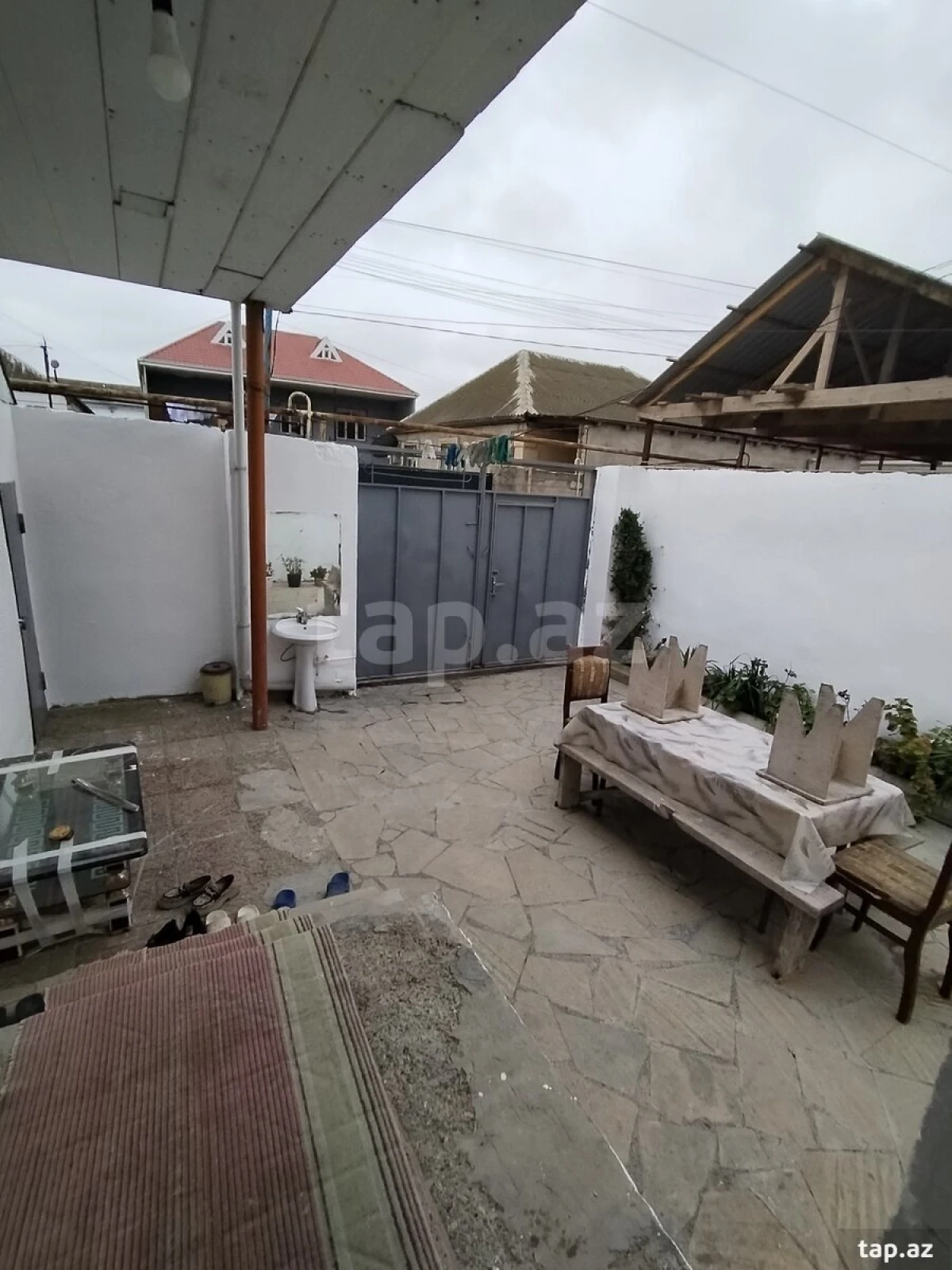 Satılır 4 otaqlı həyət evi
