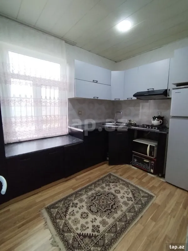 Satılır 4 otaqlı həyət evi