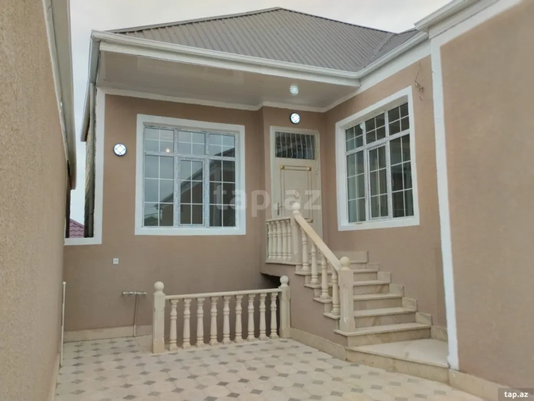 Satılır 6 otaqlı həyət evi