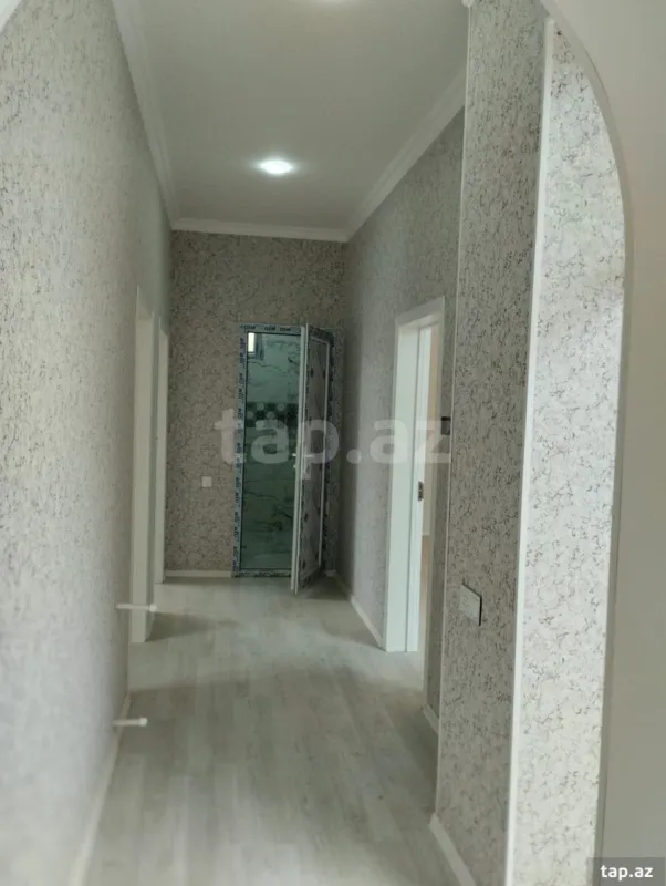 Satılır 6 otaqlı həyət evi