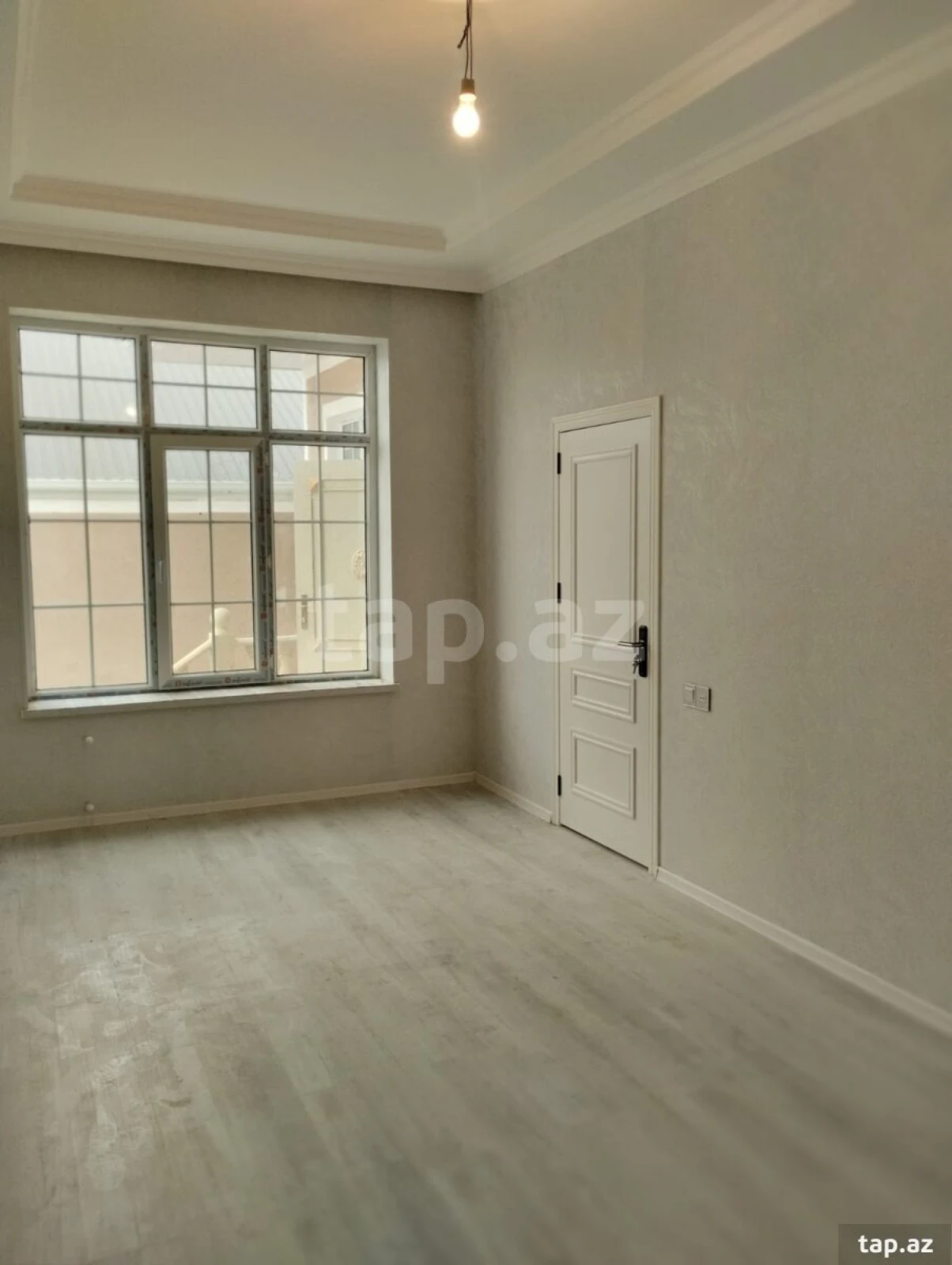 Satılır 6 otaqlı həyət evi