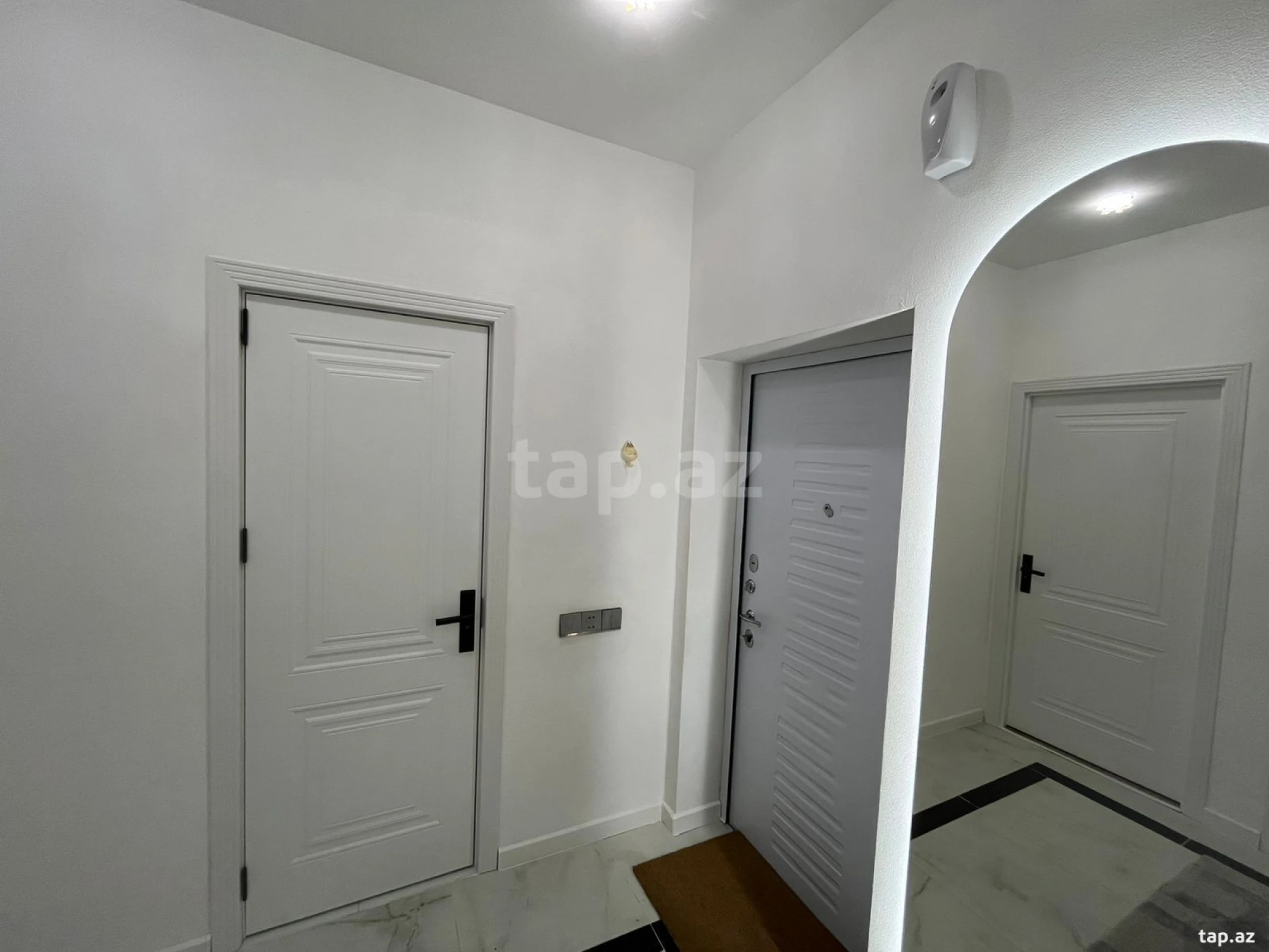 Satılır 2 otaqlı yeni tikili 82 m²