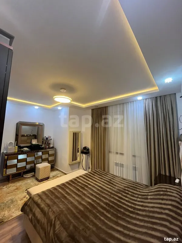 Satılır 2 otaqlı yeni tikili 82 m²
