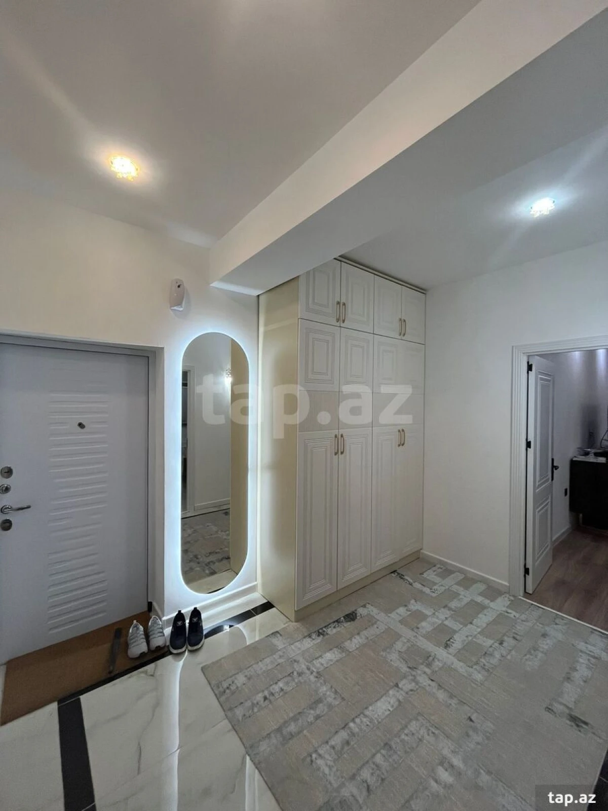 Satılır 2 otaqlı yeni tikili 82 m²