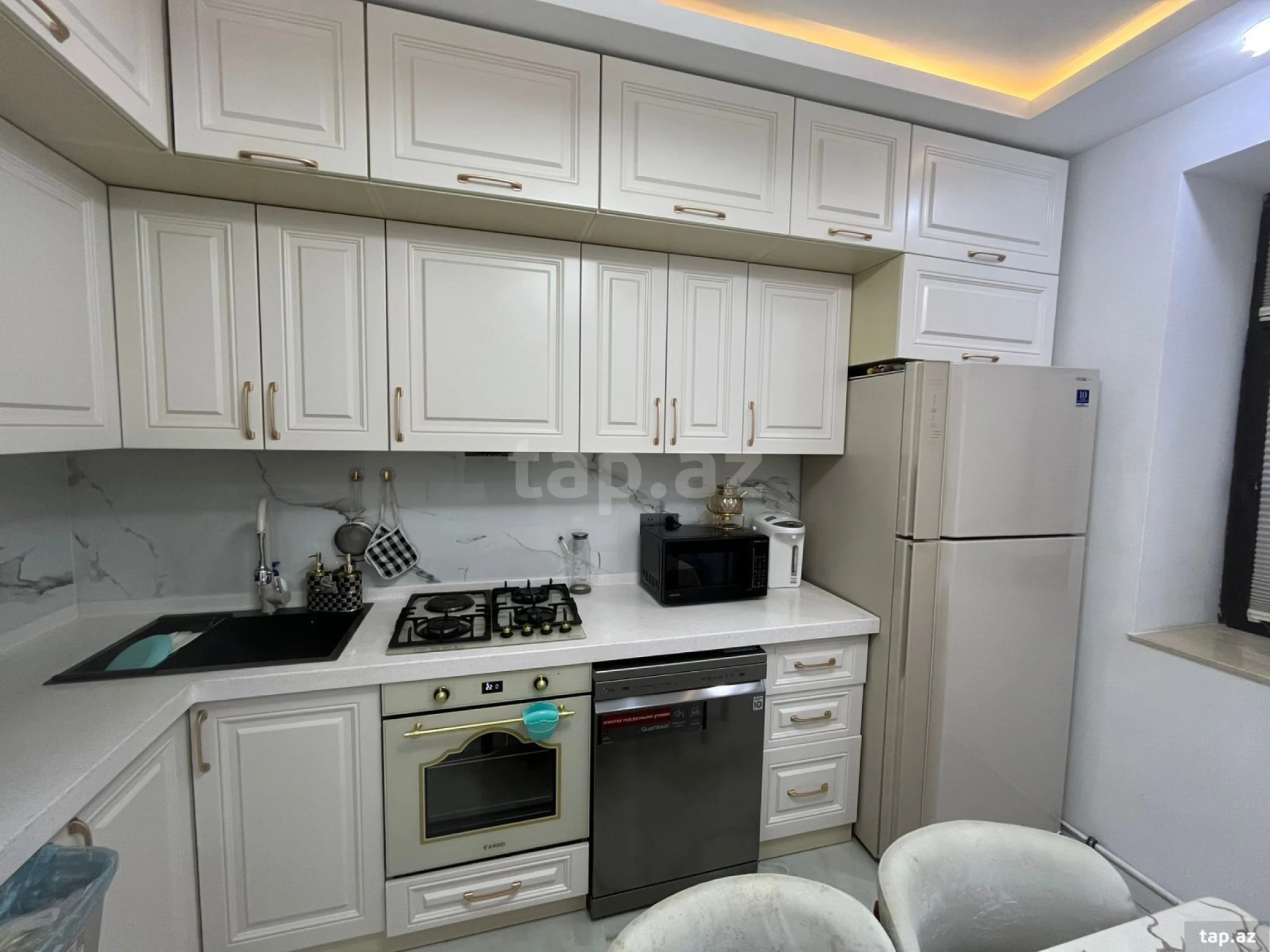 Satılır 2 otaqlı yeni tikili 82 m²