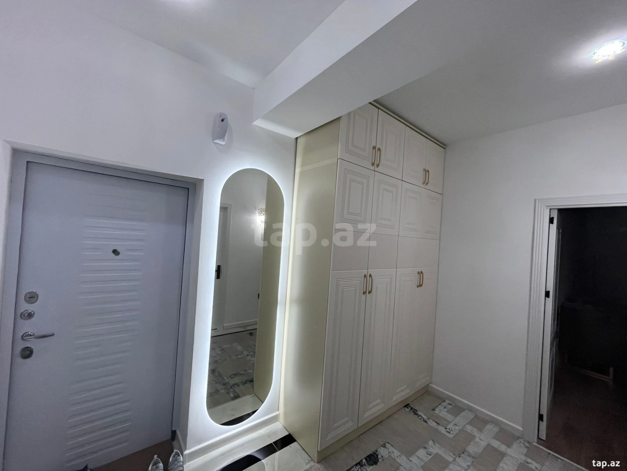 Satılır 2 otaqlı yeni tikili 82 m²