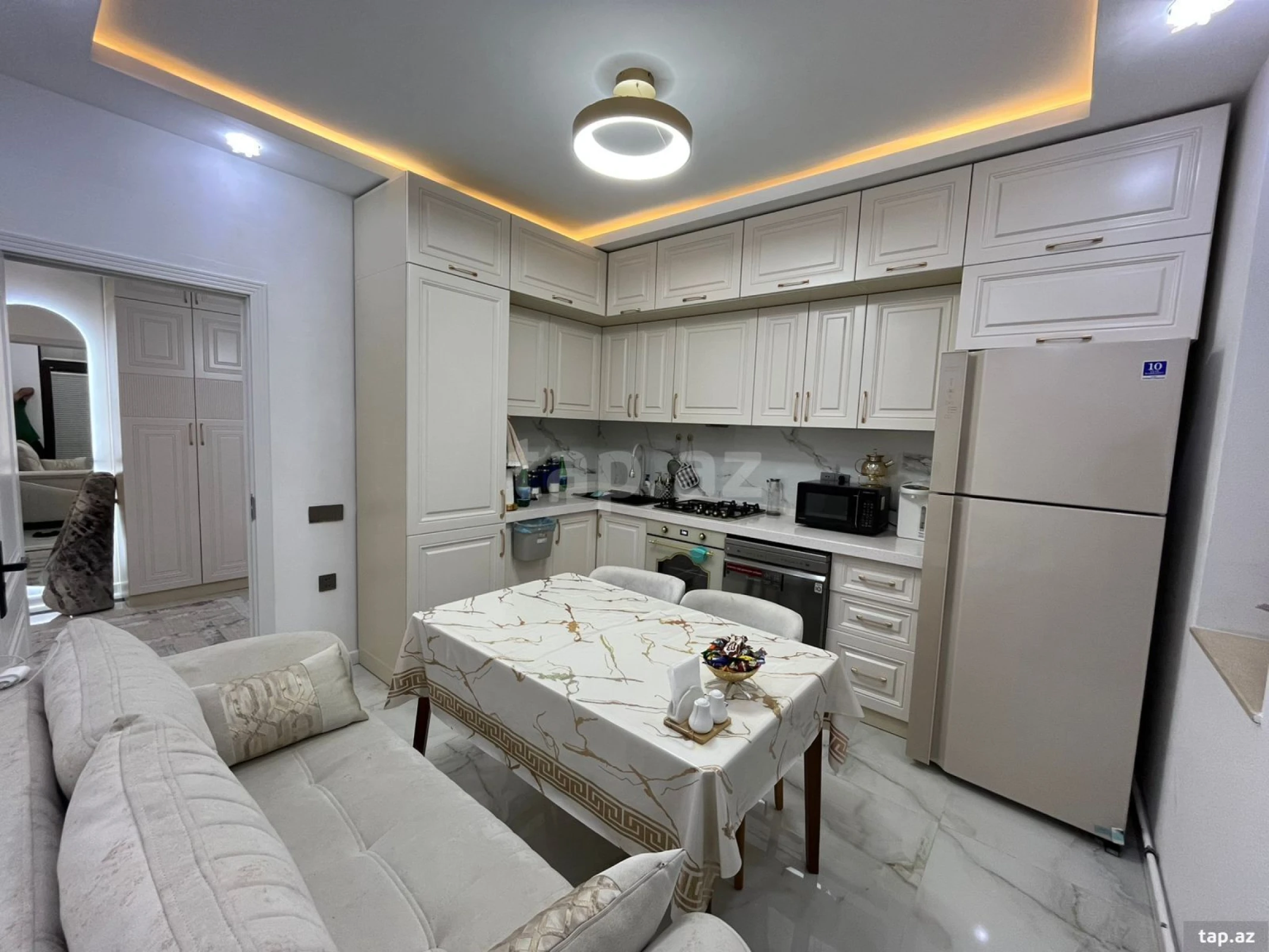 Satılır 2 otaqlı yeni tikili 82 m²