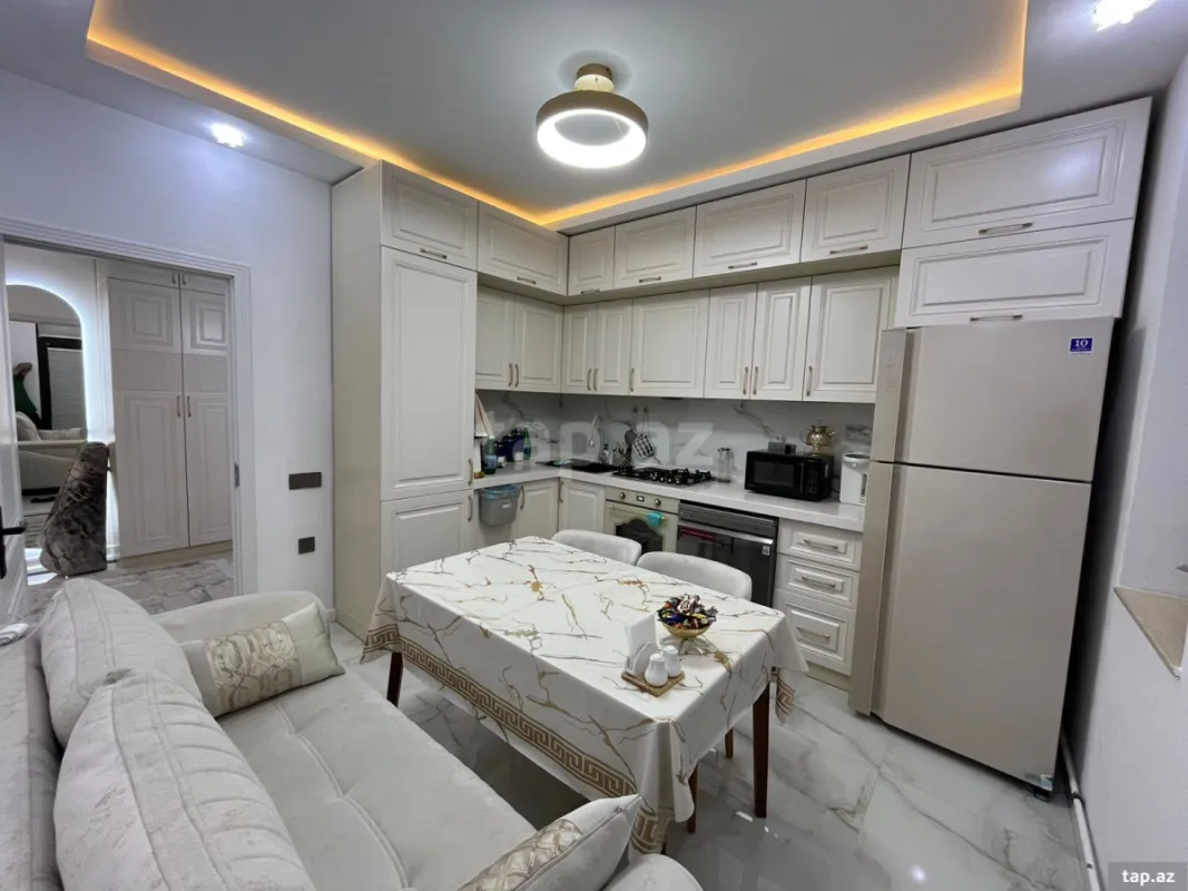 Satılır 2 otaqlı yeni tikili 82 m²