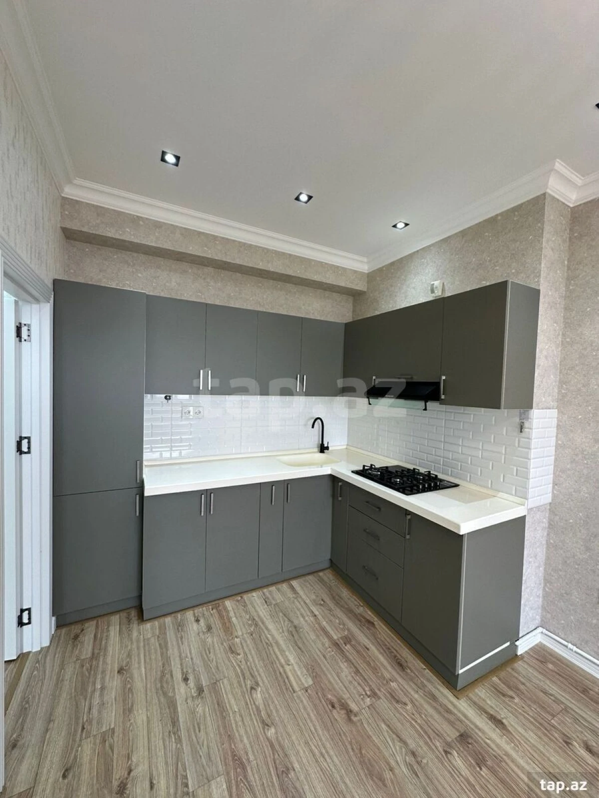 Satılır 3 otaqlı yeni tikili 74 m²