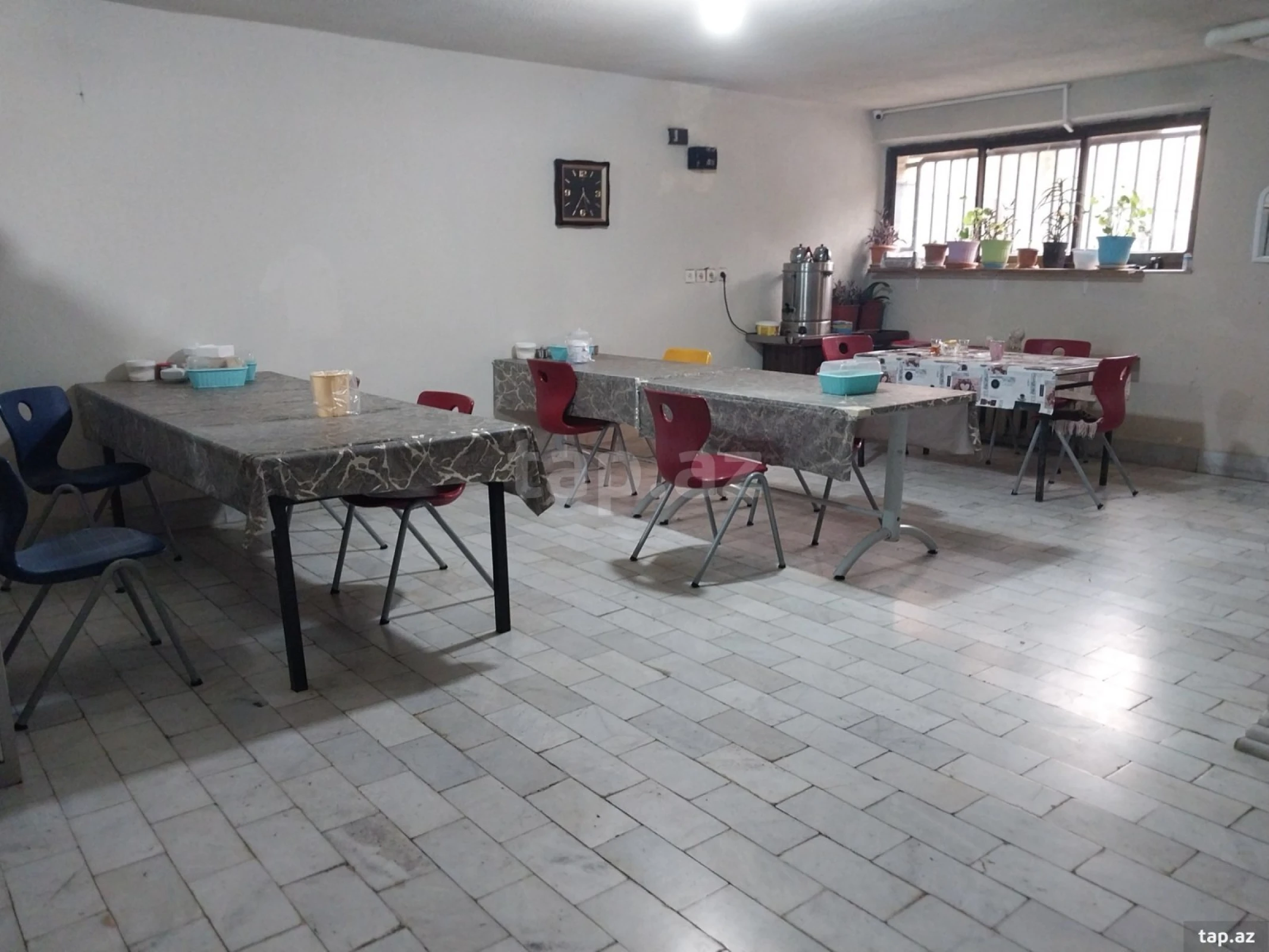 Kirayə verilir 1 otaqlı mənzil 700 m²