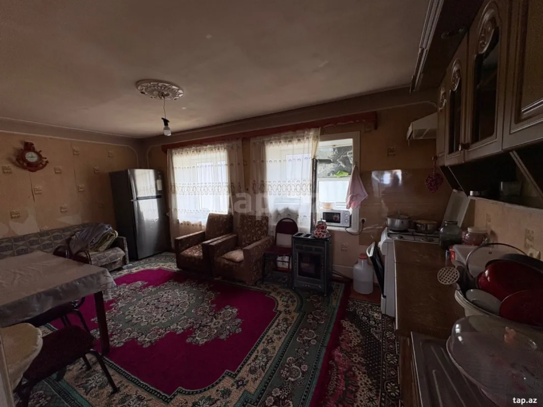 Satılır 4 otaqlı həyət evi