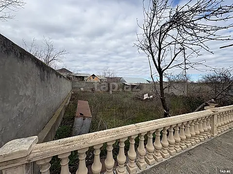 Satılır 4 otaqlı həyət evi