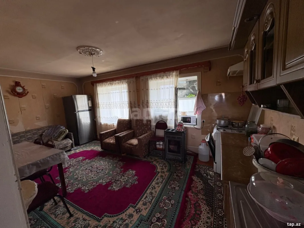 Satılır 4 otaqlı həyət evi