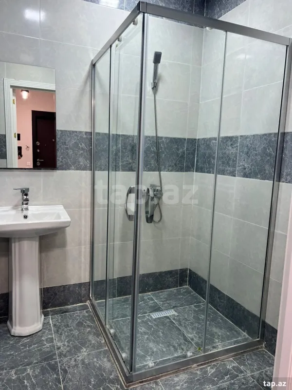 Kirayə verilir 2 otaqlı yeni tikili 80 m²
