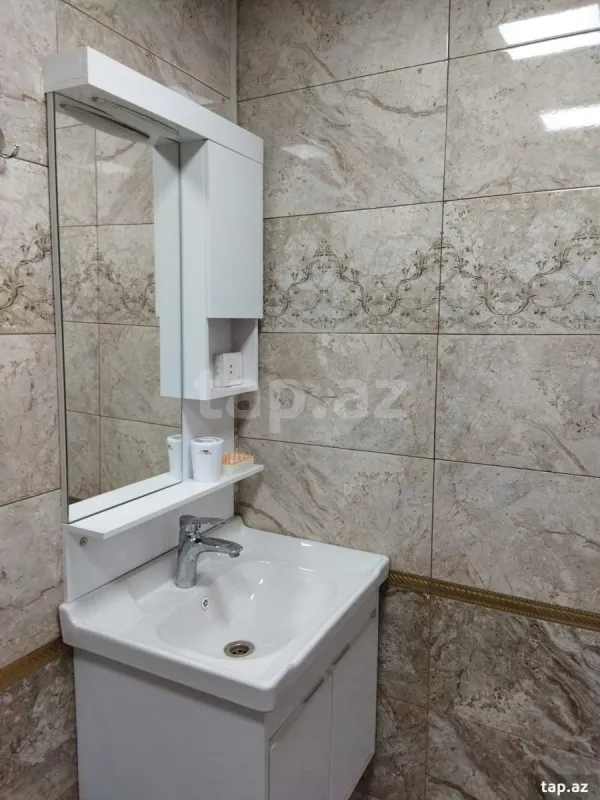 Kirayə verilir 2 otaqlı mənzil 60 m²
