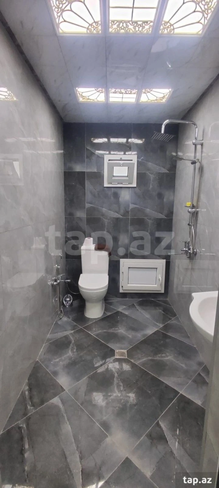 Satılır 5 otaqlı həyət evi