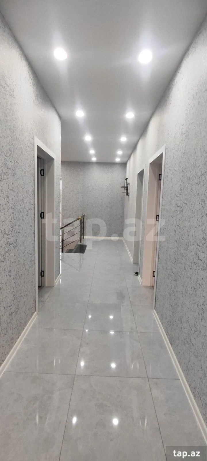 Satılır 5 otaqlı həyət evi