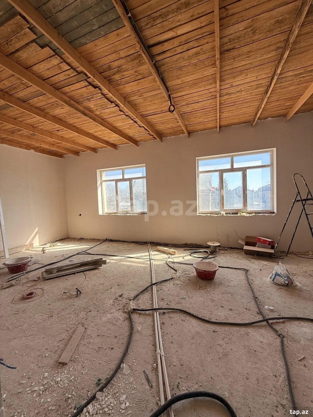 Satılır 4 otaqlı həyət evi