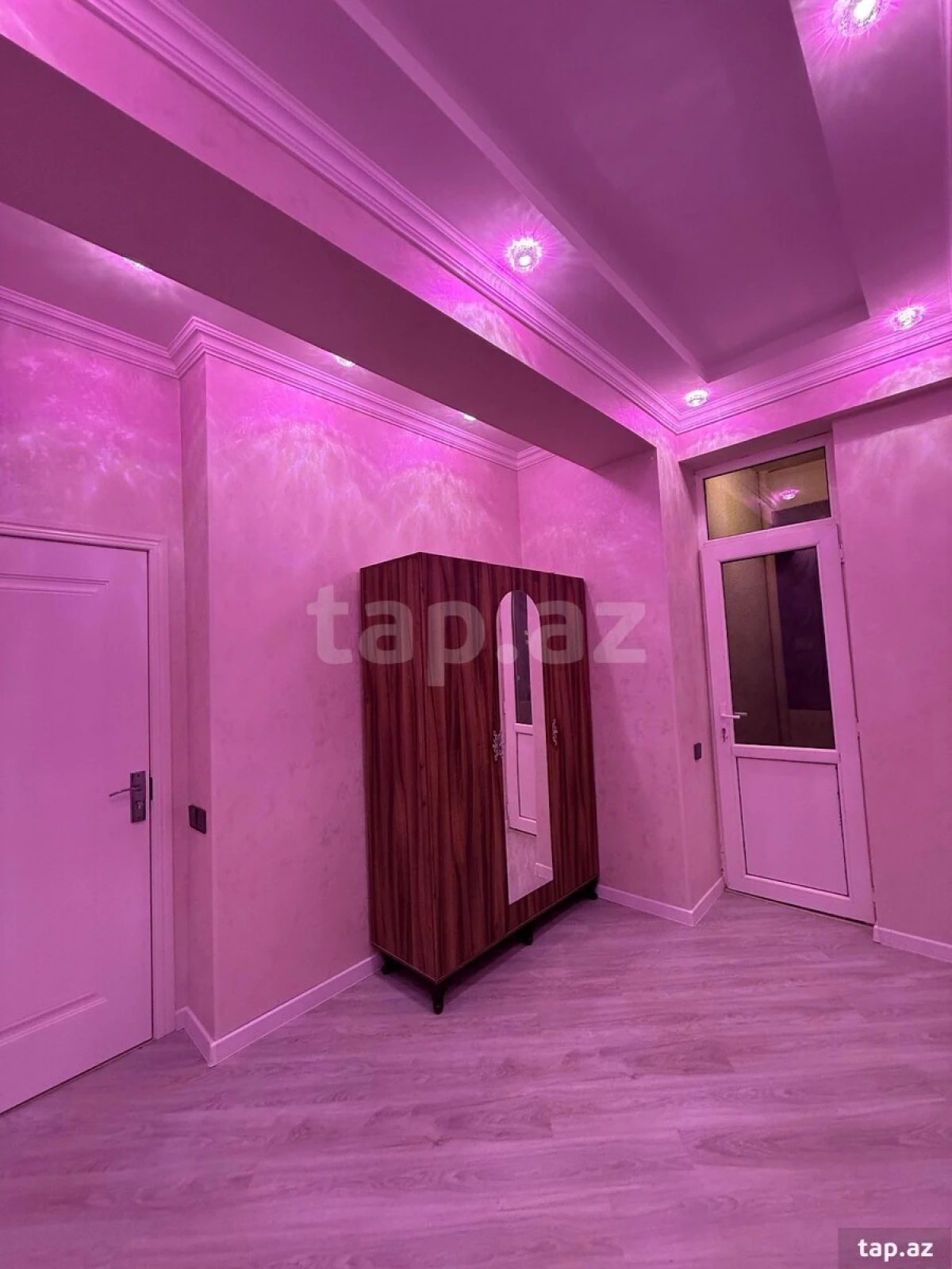 Kirayə verilir 3 otaqlı yeni tikili 100 m²