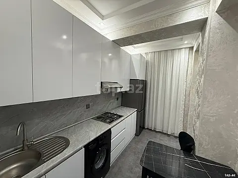 Kirayə verilir 3 otaqlı yeni tikili 100 m²