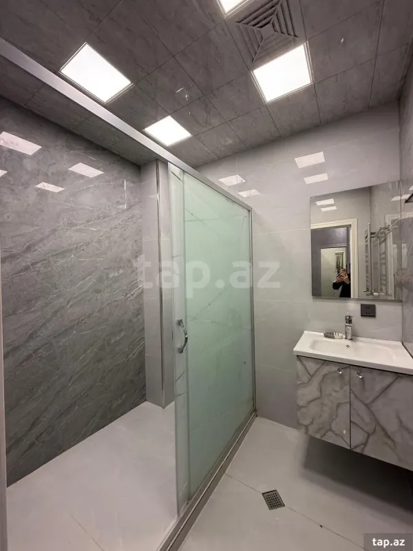 Kirayə verilir 3 otaqlı yeni tikili 100 m²