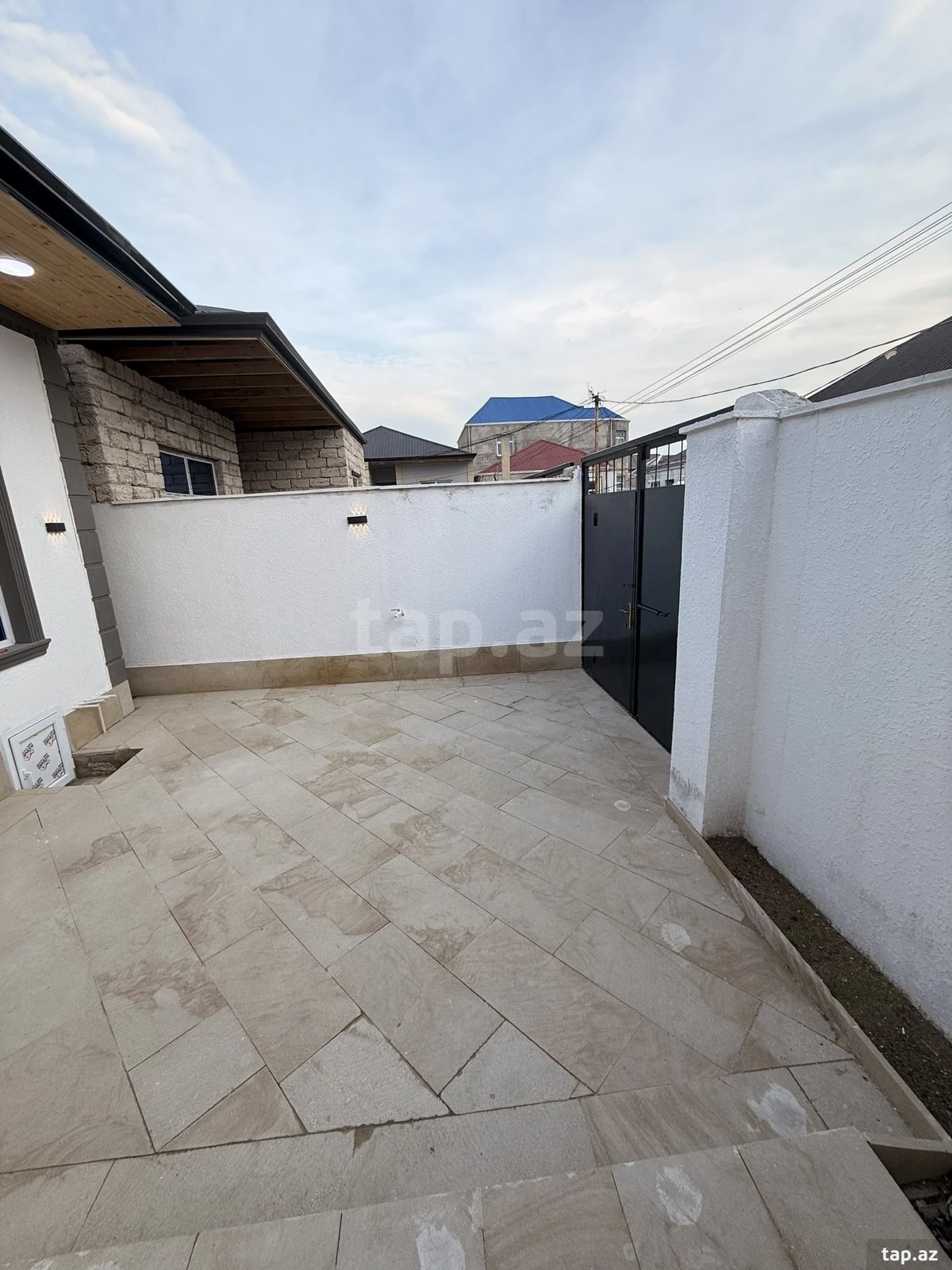 Satılır 4 otaqlı həyət evi