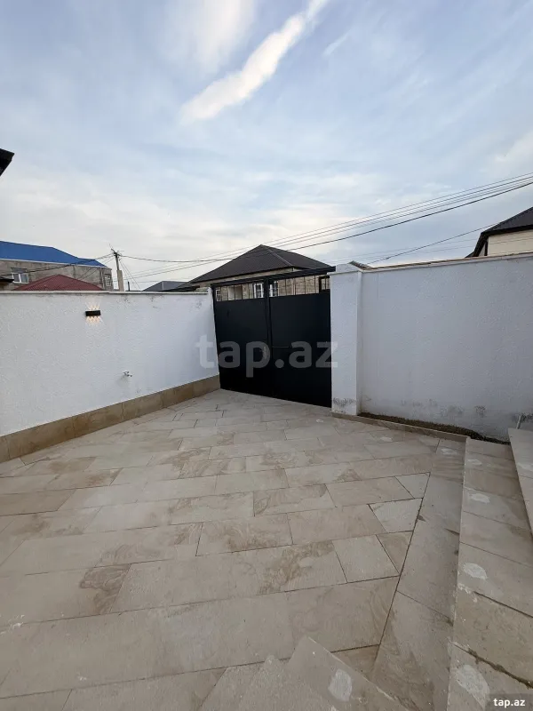 Satılır 4 otaqlı həyət evi