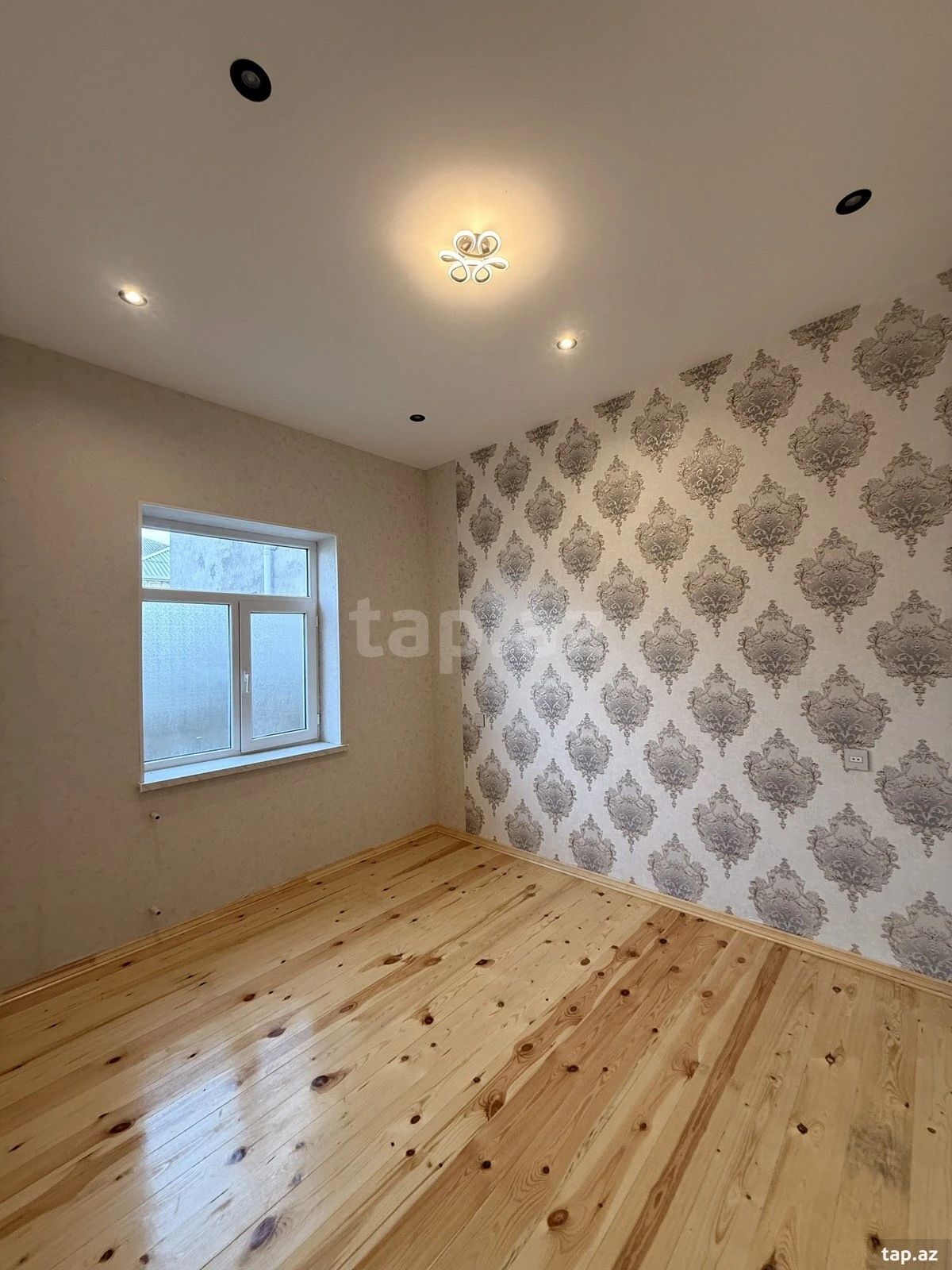 Satılır 4 otaqlı həyət evi