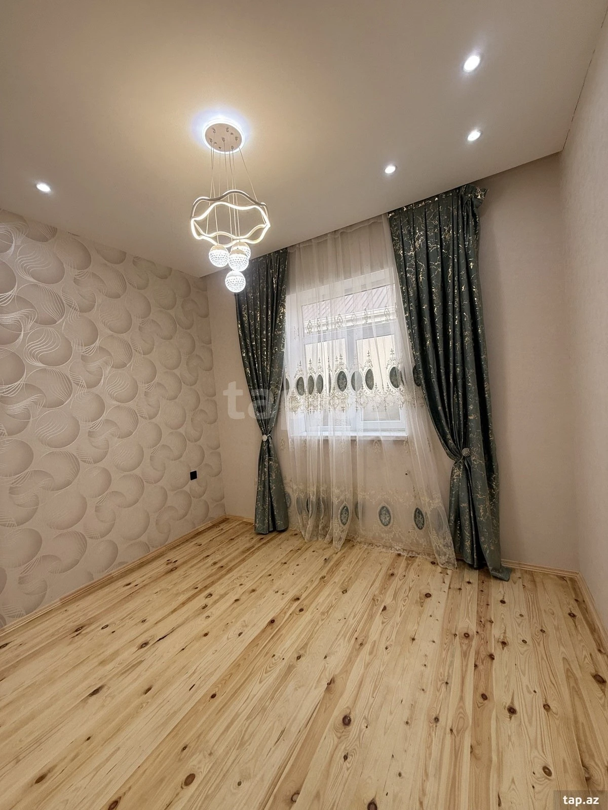 Satılır 4 otaqlı həyət evi