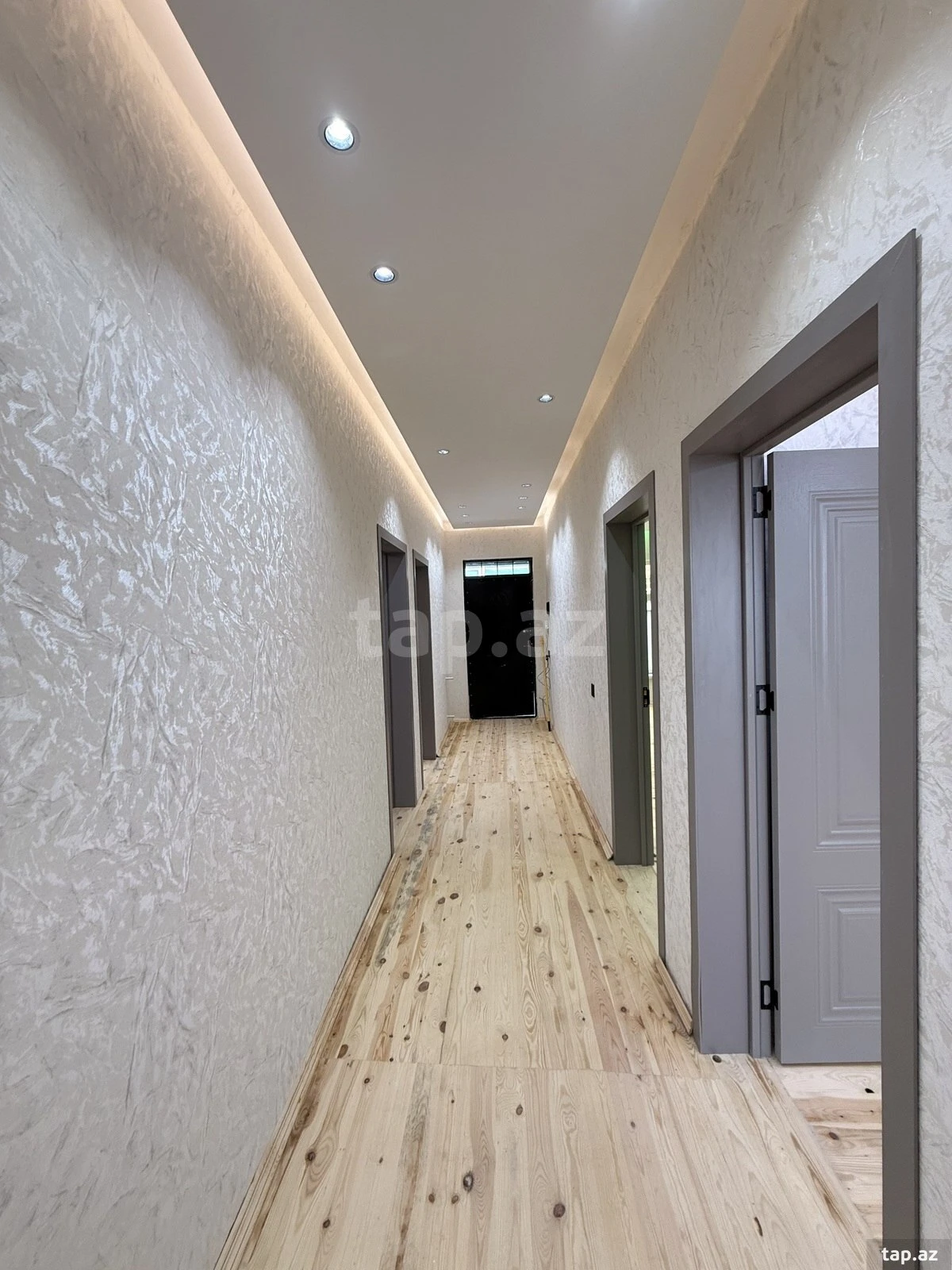 Satılır 4 otaqlı həyət evi