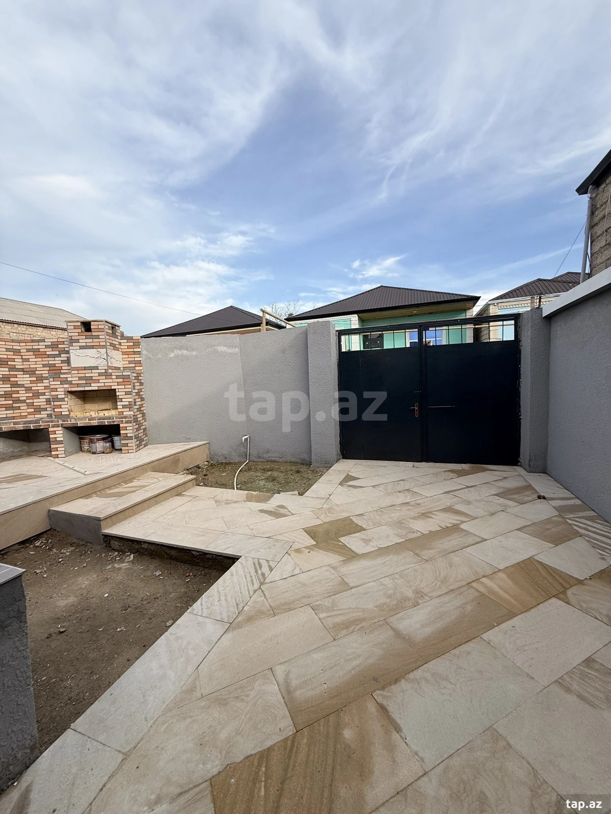 Satılır 4 otaqlı həyət evi