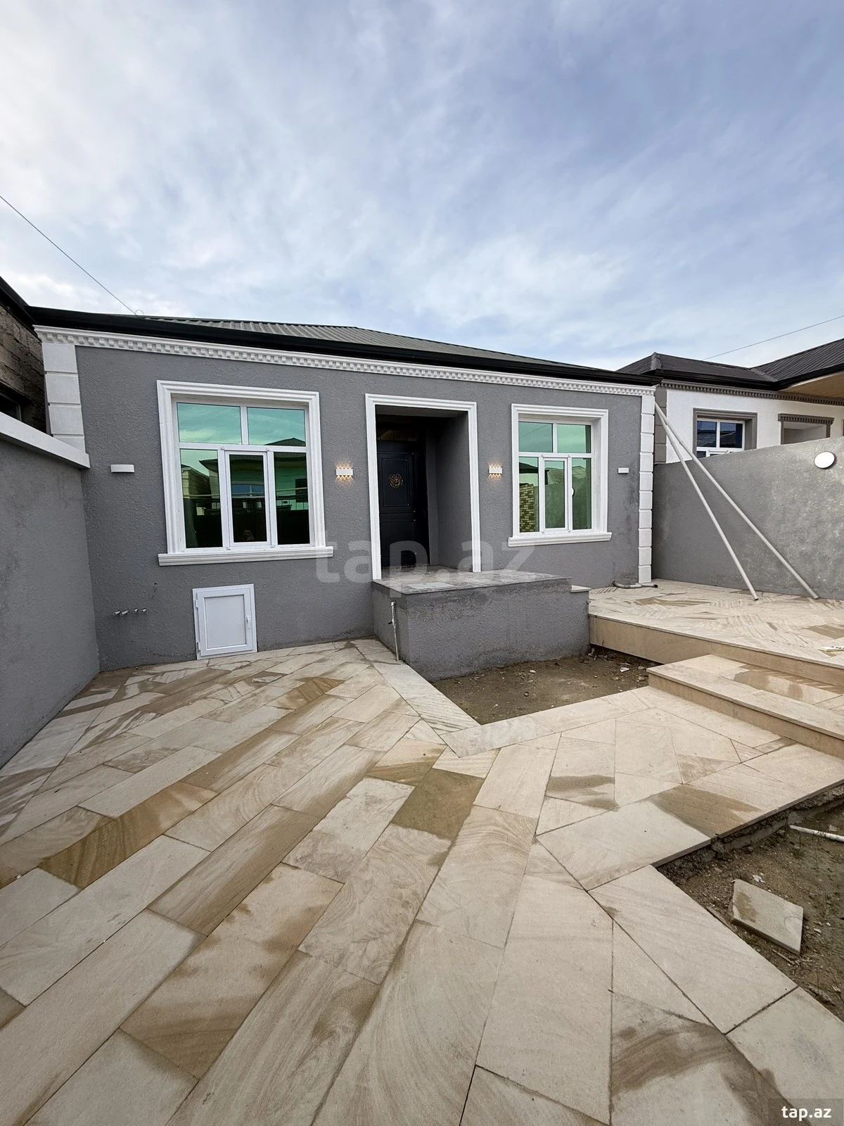 Satılır 4 otaqlı həyət evi
