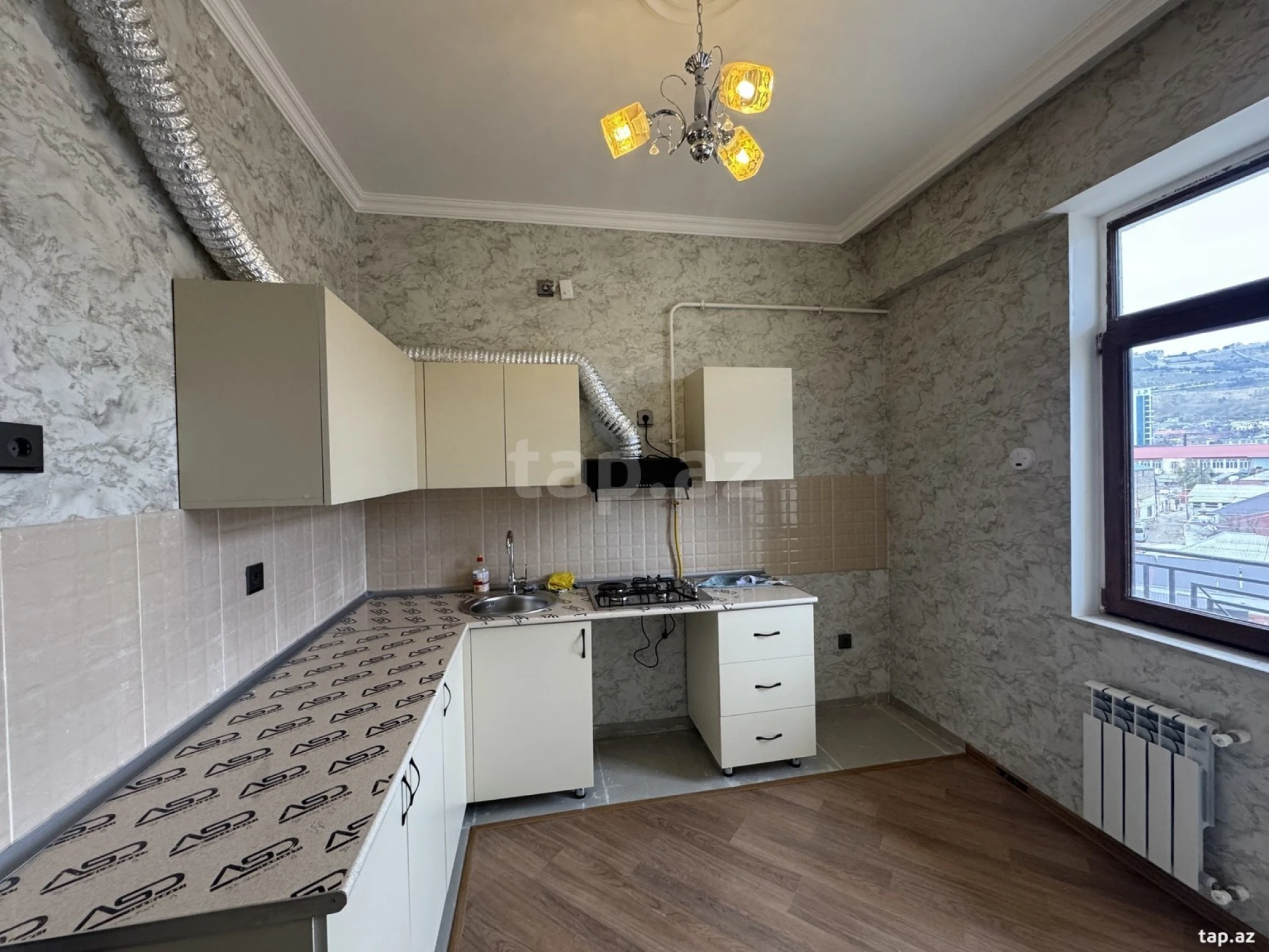 Kirayə verilir 2 otaqlı yeni tikili 85 m²