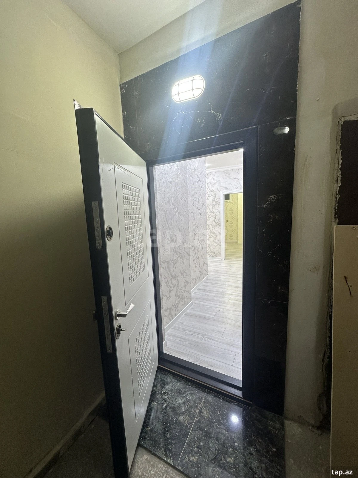 Satılır 3 otaqlı yeni tikili 90 m²
