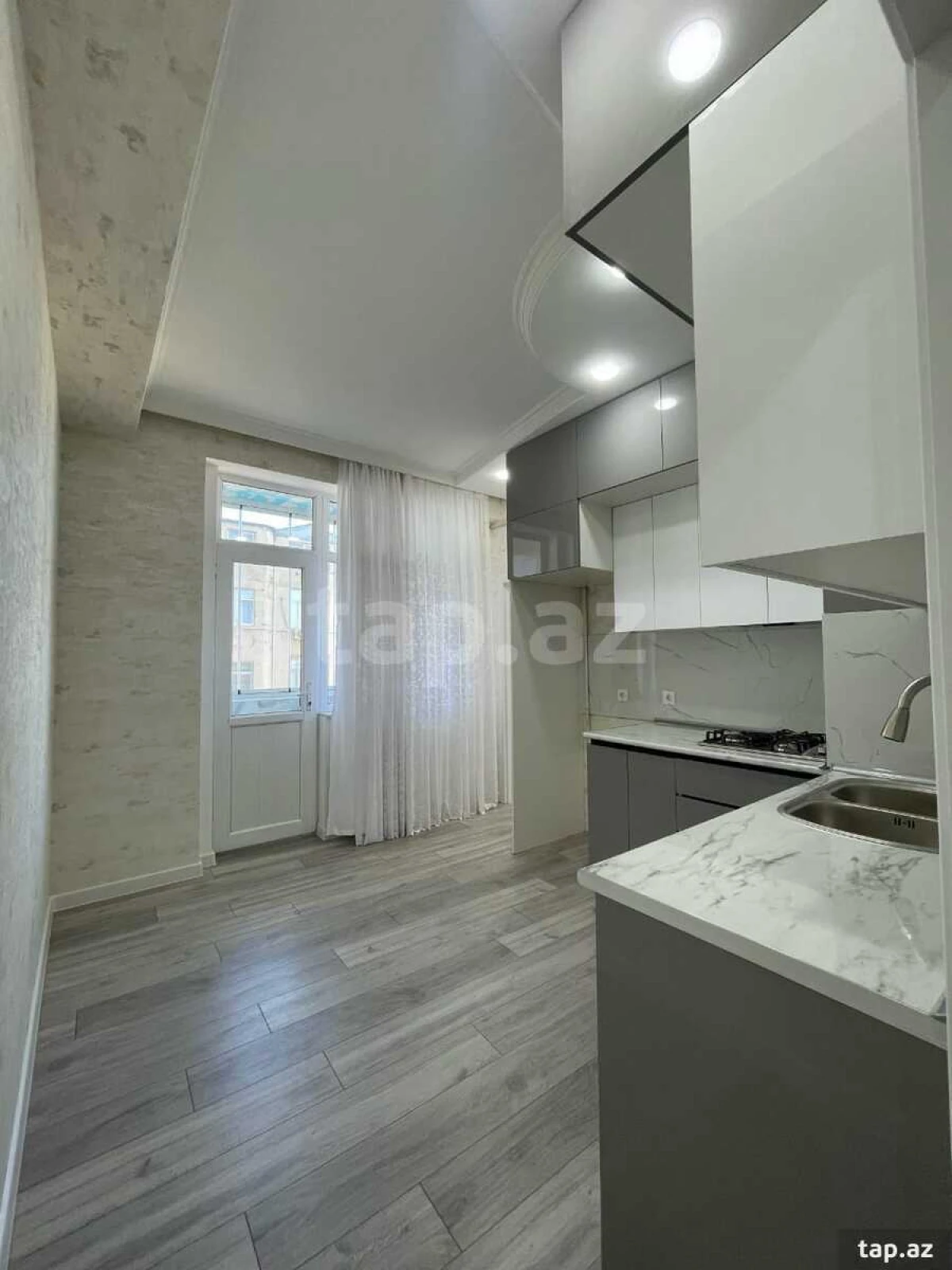 Satılır 3 otaqlı yeni tikili 86 m²
