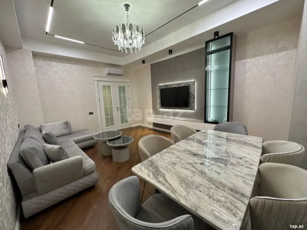 Kirayə verilir 3 otaqlı yeni tikili 140 m²