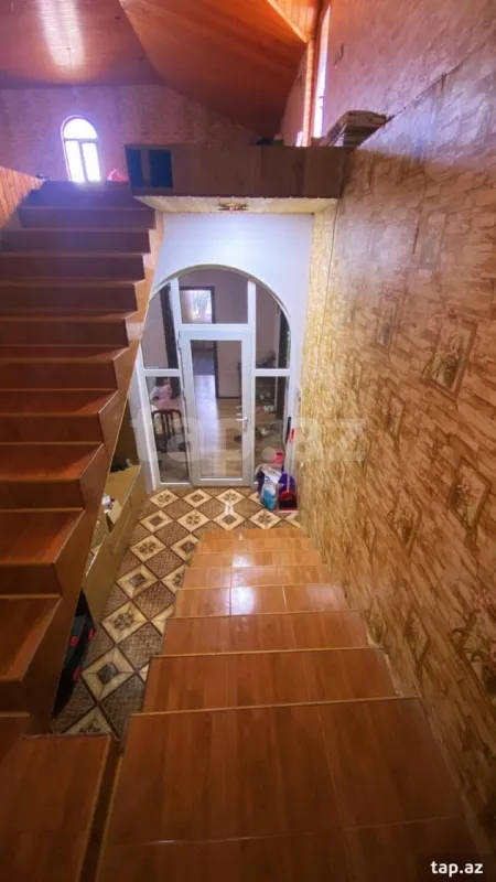 Satılır 4 otaqlı həyət evi