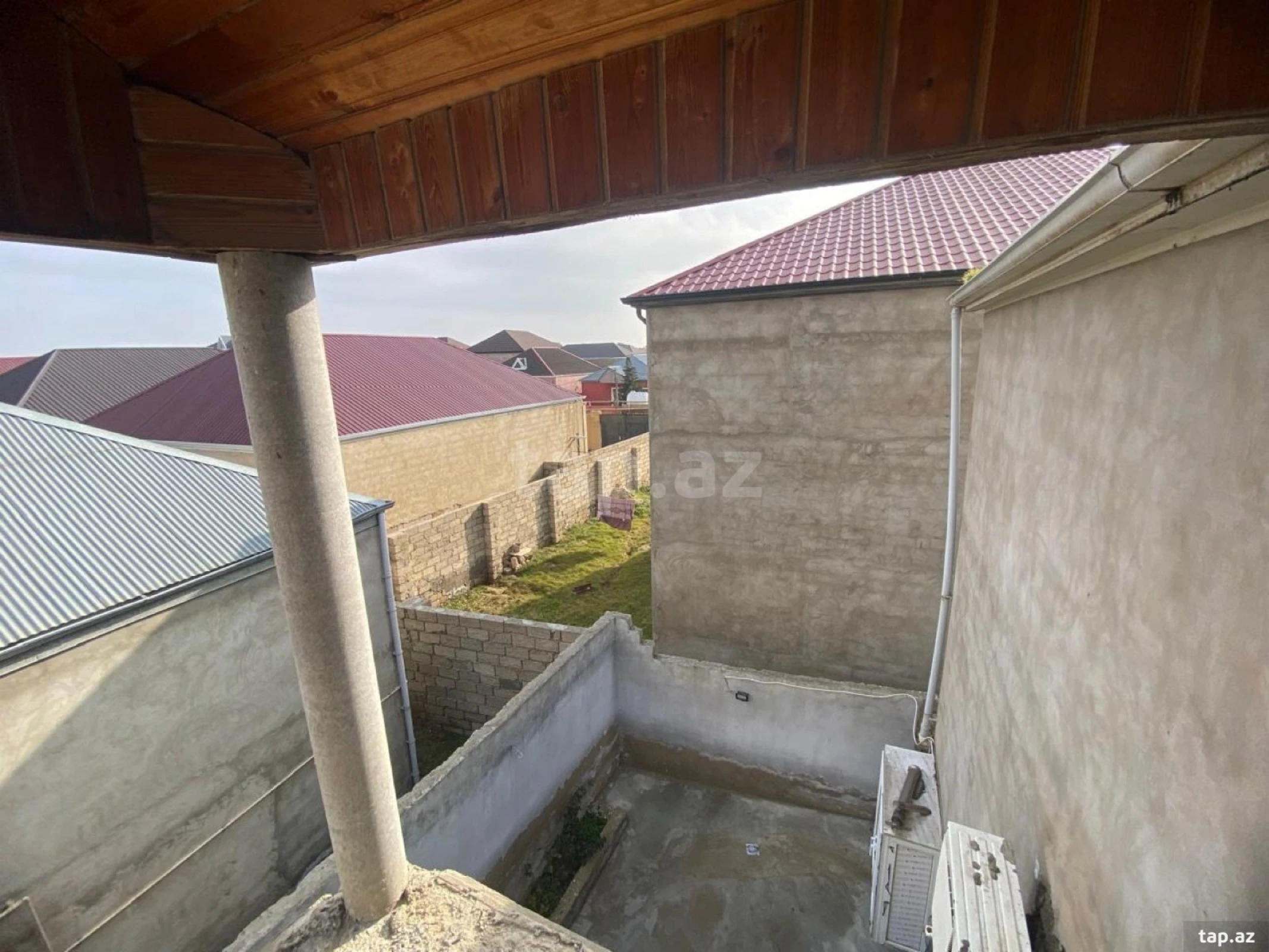 Satılır 4 otaqlı həyət evi