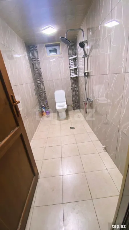 Satılır 8 otaqlı həyət evi