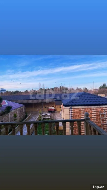 Satılır 8 otaqlı həyət evi