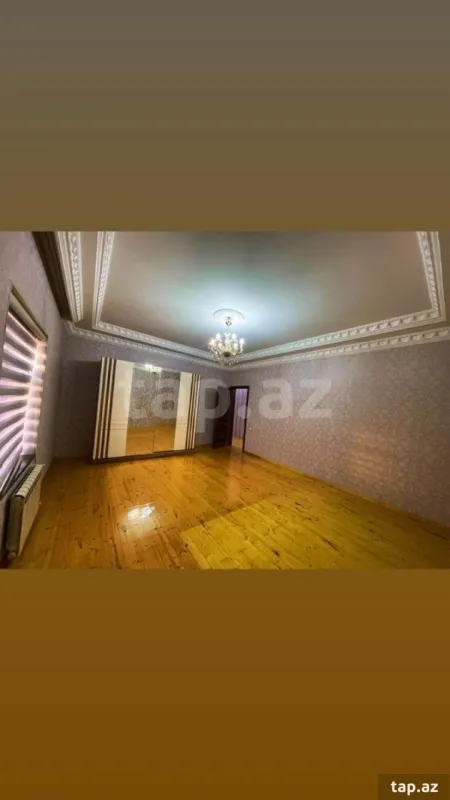 Satılır 8 otaqlı həyət evi