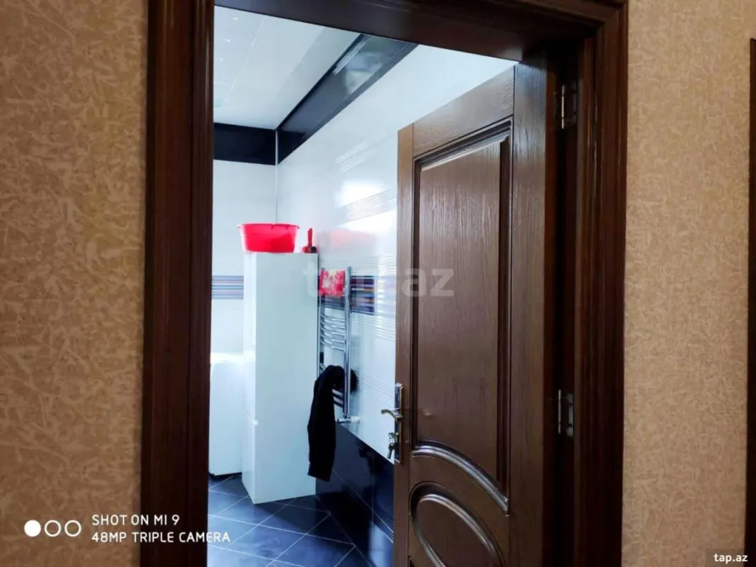 Satılır 6 otaqlı həyət evi