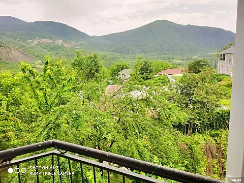 Satılır 6 otaqlı həyət evi