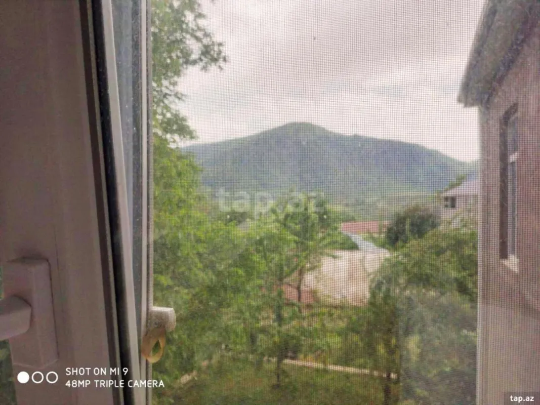 Satılır 6 otaqlı həyət evi