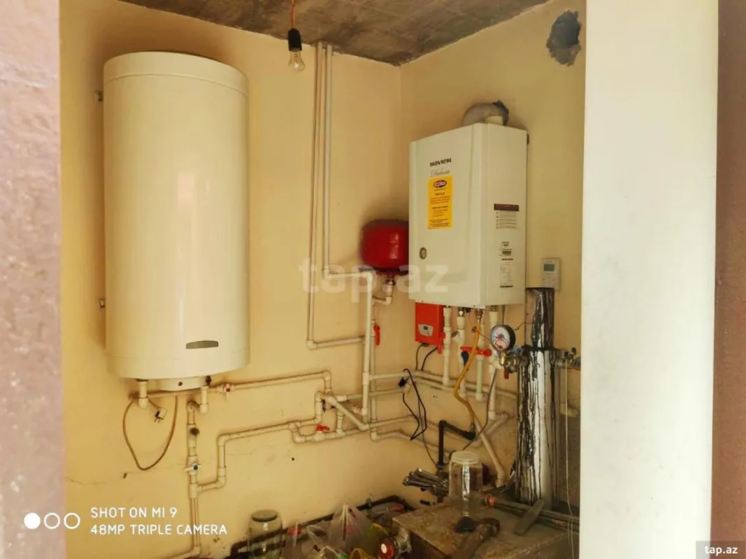 Satılır 6 otaqlı həyət evi