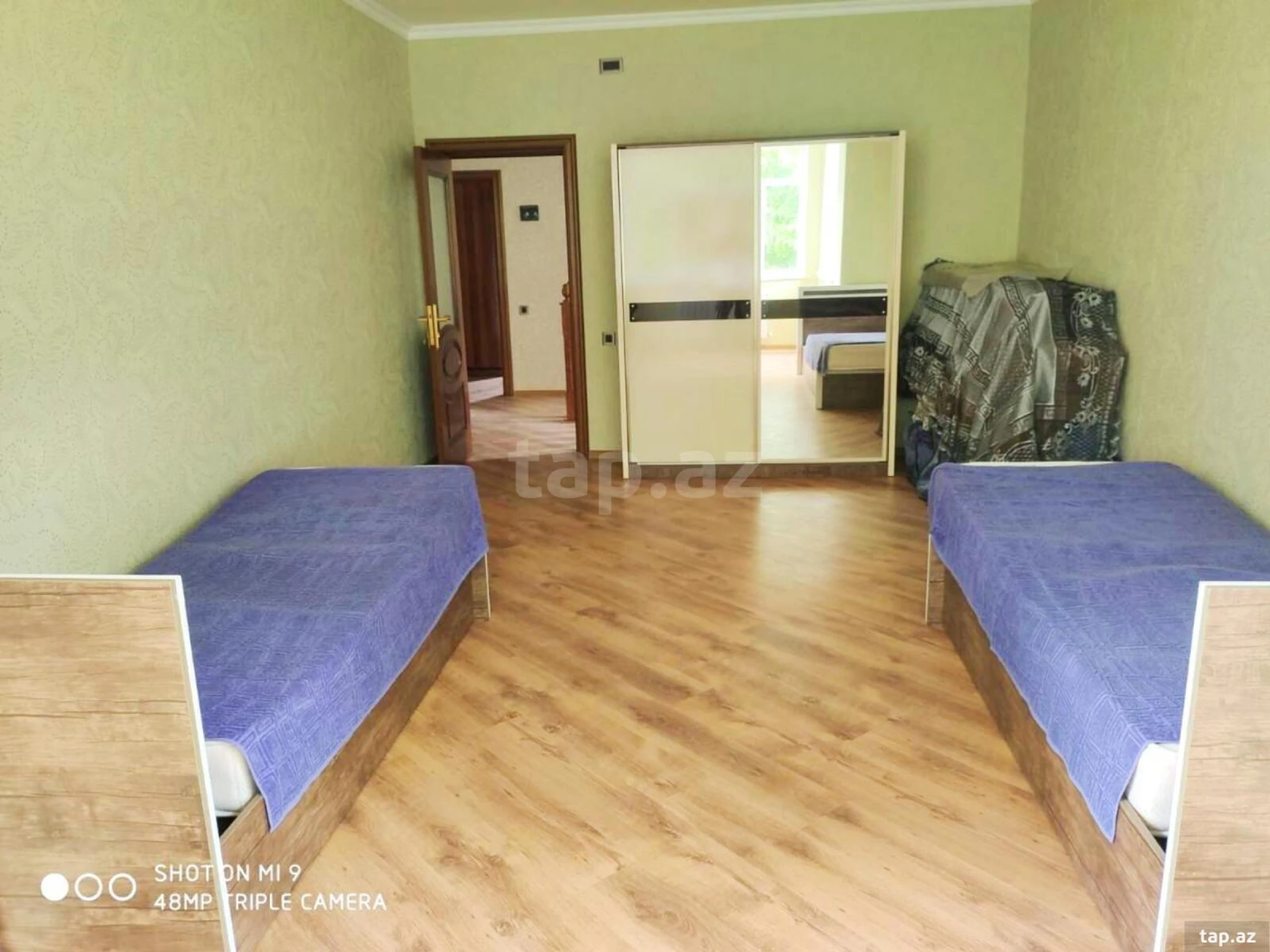 Satılır 6 otaqlı həyət evi