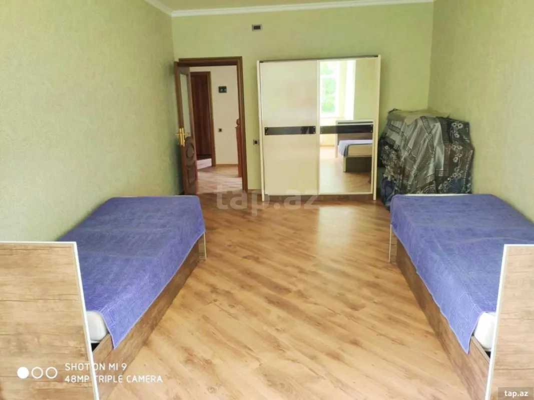 Satılır 6 otaqlı həyət evi