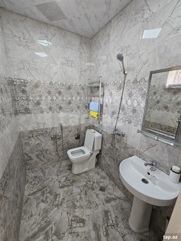 Kirayə verilir 5 otaqlı həyət evi