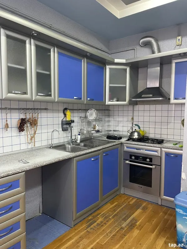 Kirayə verilir 3 otaqlı yeni tikili 128 m²